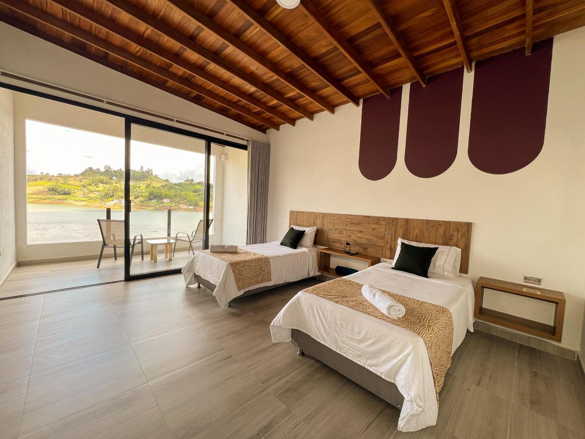Viajero Guatape Hostel & Lake Club Exterior foto