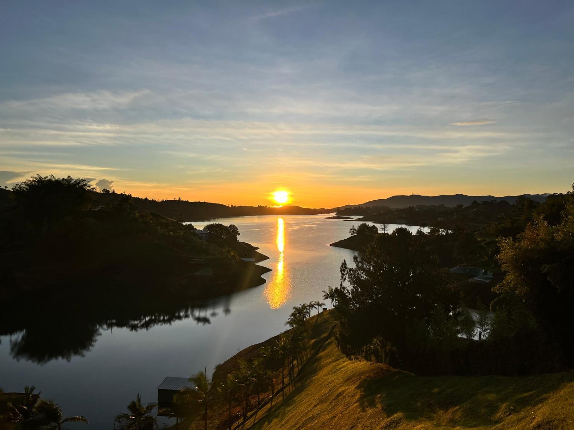 Viajero Guatape Hostel & Lake Club Exterior foto