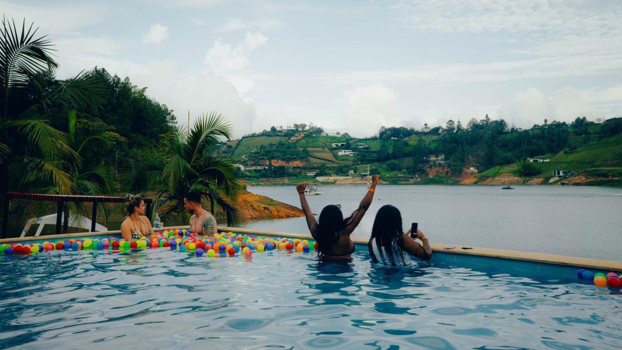 Viajero Guatape Hostel & Lake Club Exterior foto
