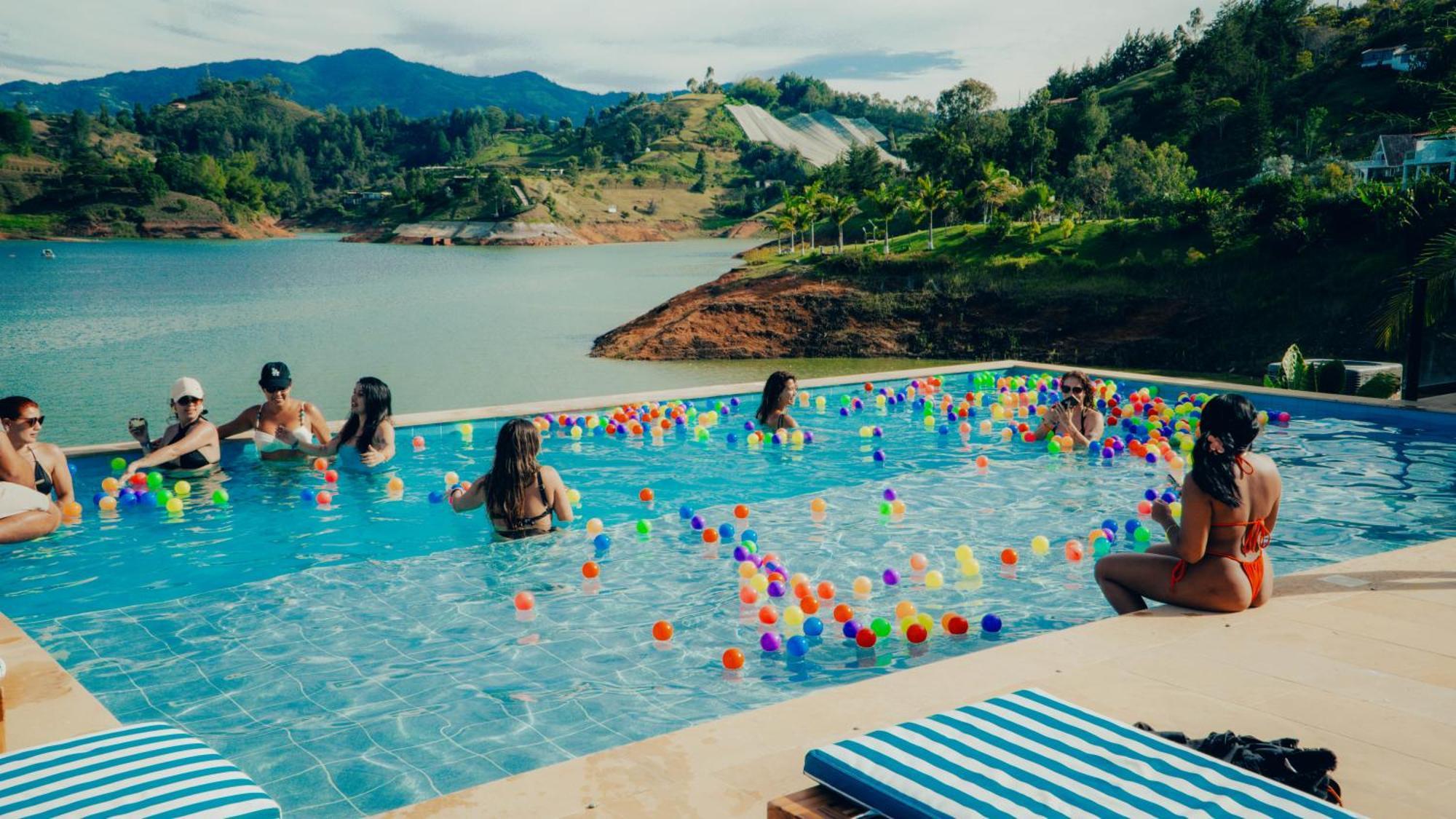 Viajero Guatape Hostel & Lake Club Exterior foto